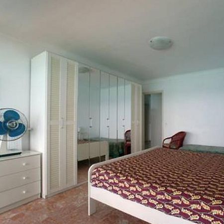 Flat Rossi Apartment Menton Room photo